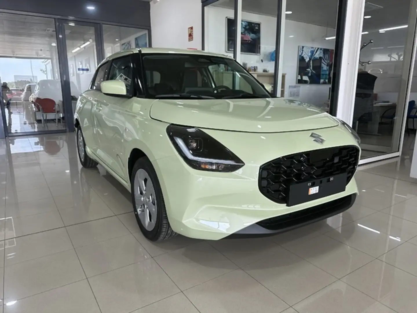 Suzuki Swift 1.2 Mild Hybrid S2 Jaune - 2