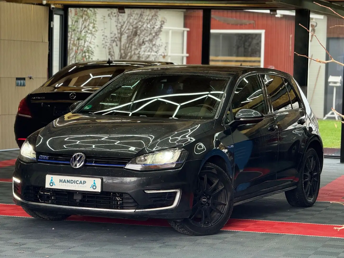Volkswagen Golf VII Lim. GTE DSG ACC Grijs - 2
