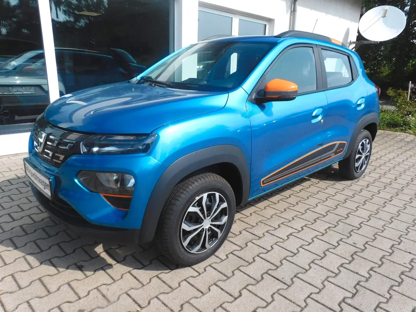 Dacia Spring Electric Comfort Plus Blauw - 1