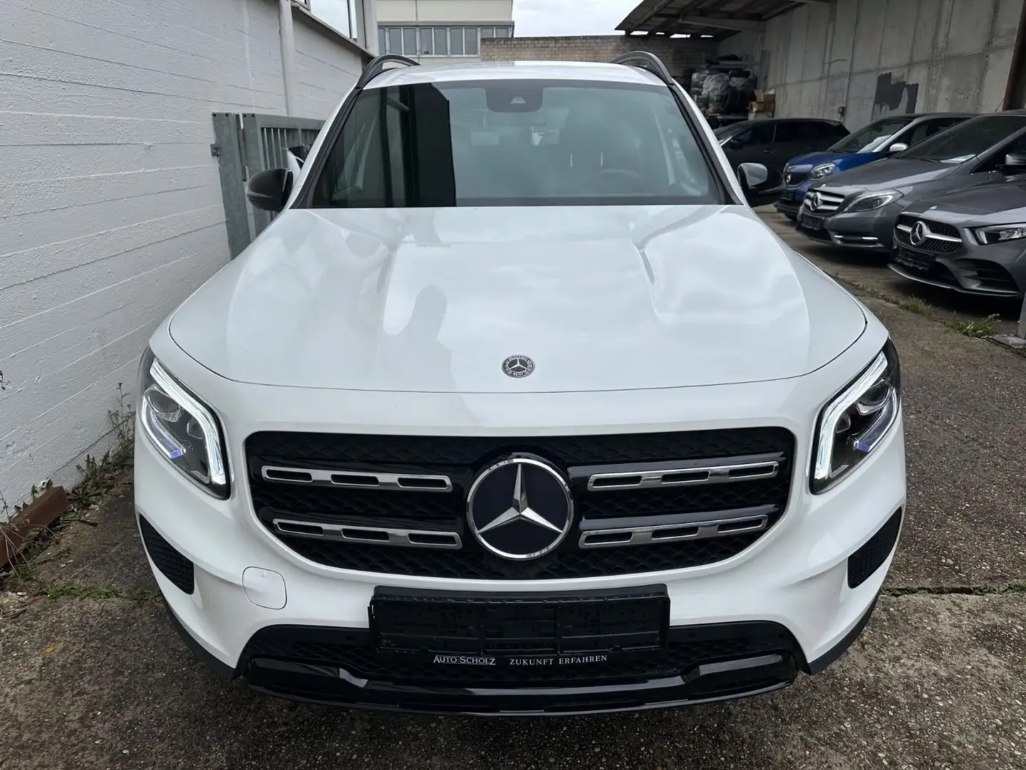 Mercedes-Benz GLB 200 d Ambiente  Totwinkel  Night-Paket   AHK Weiß - 1