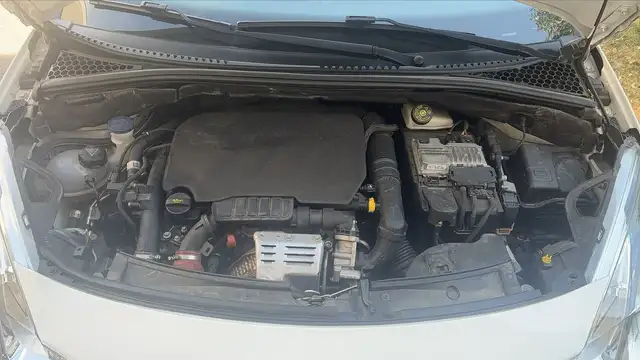 DS Automobiles DS 3 view 15