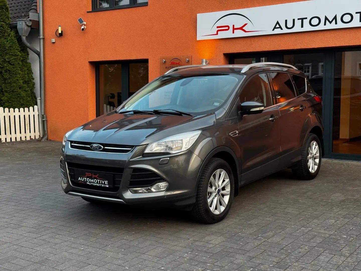 Ford Kuga Titanium 2.0 TDCi 4x4 *NAVI*PDC*SHZ*TEMP Grau - 2