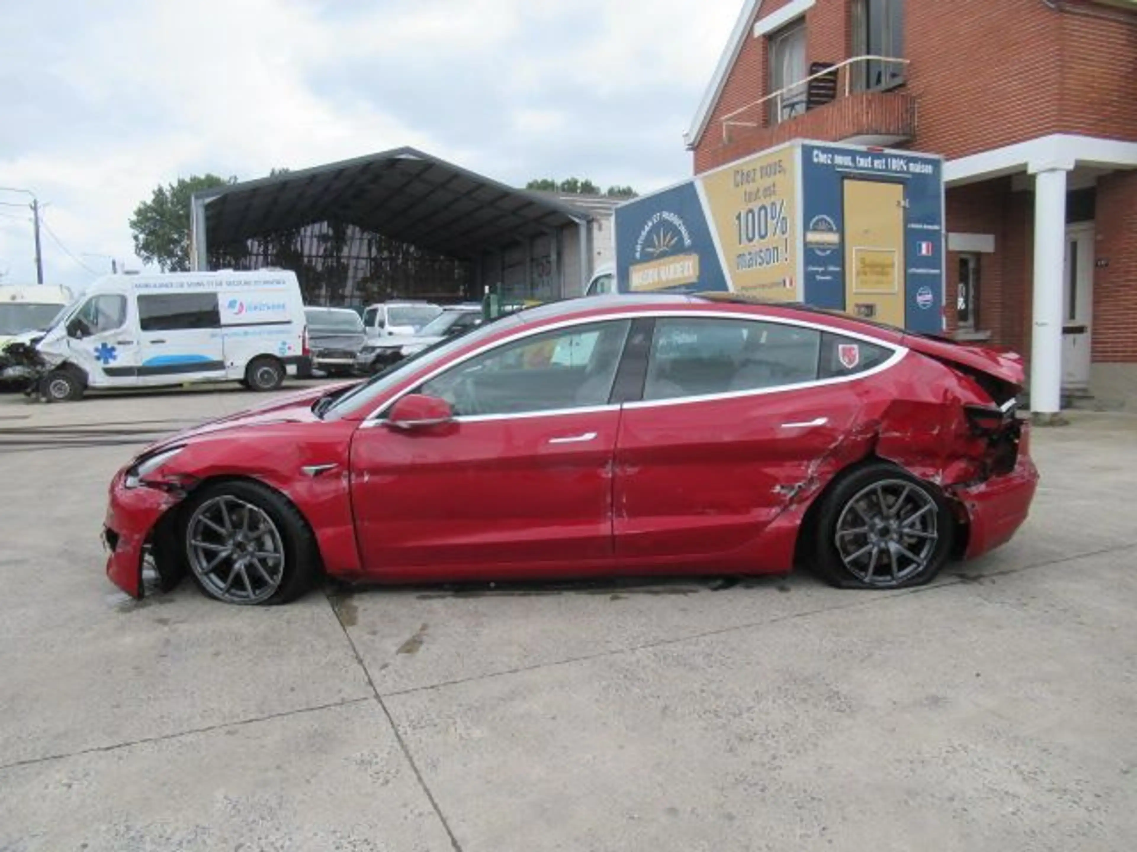 Tesla Model 3 — photo 8
