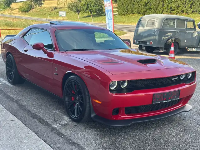 Dodge Challenger SRT Hellcat 6,2l V8 Schalter Ansicht 4