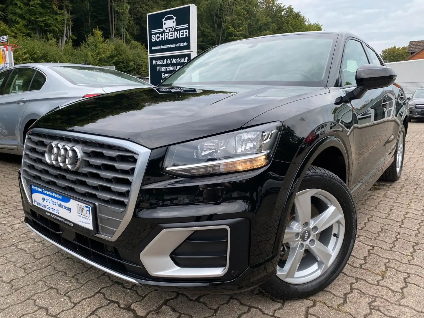 Audi Q2 sport ultra 1.HAND TEMPOMAT SHZ PDC NAVI Schwarz - 1