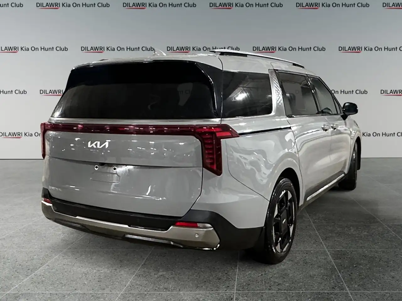 Kia Carnival снимка Kia Carnival