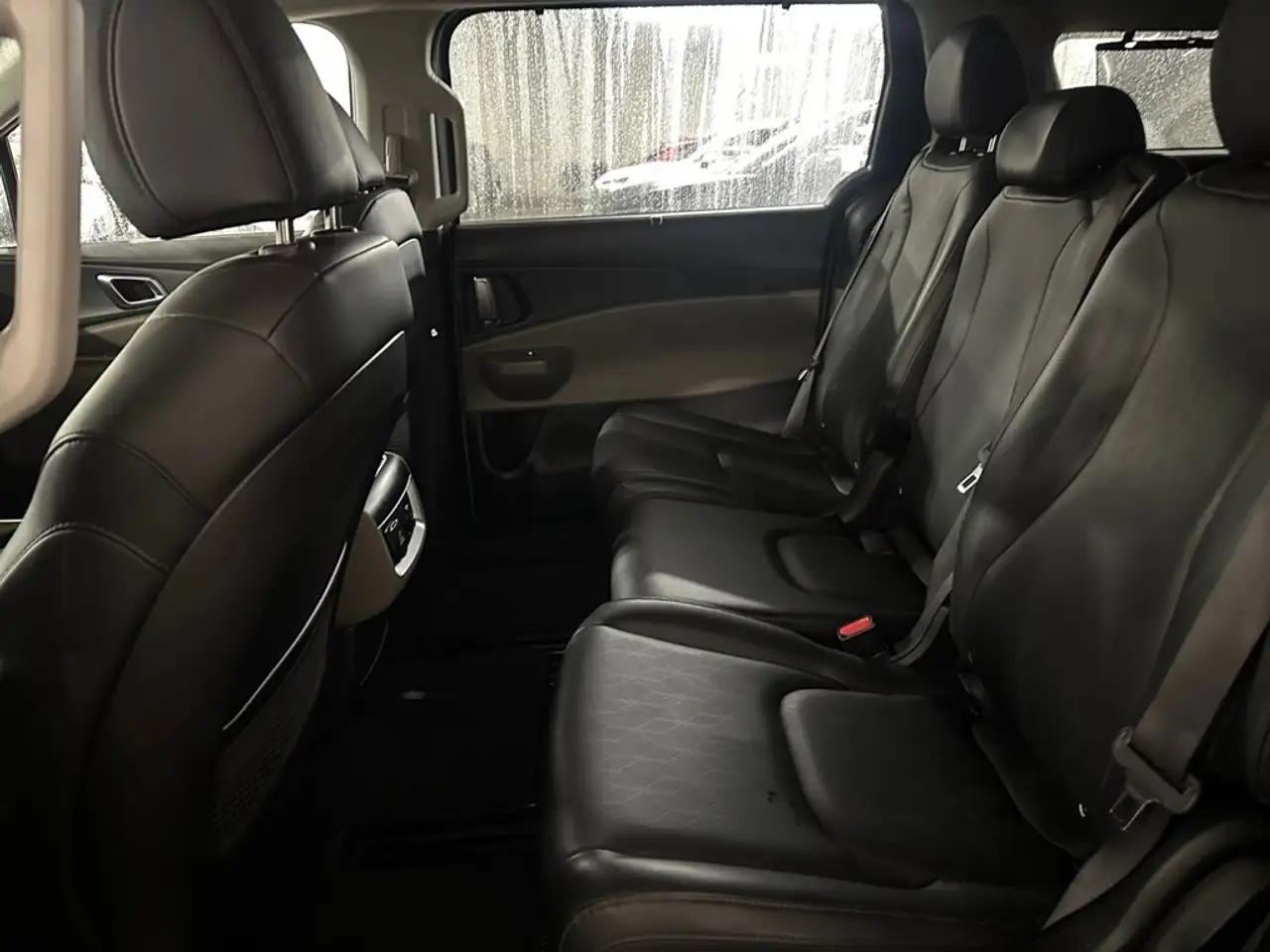 Kia Carnival снимка Kia Carnival