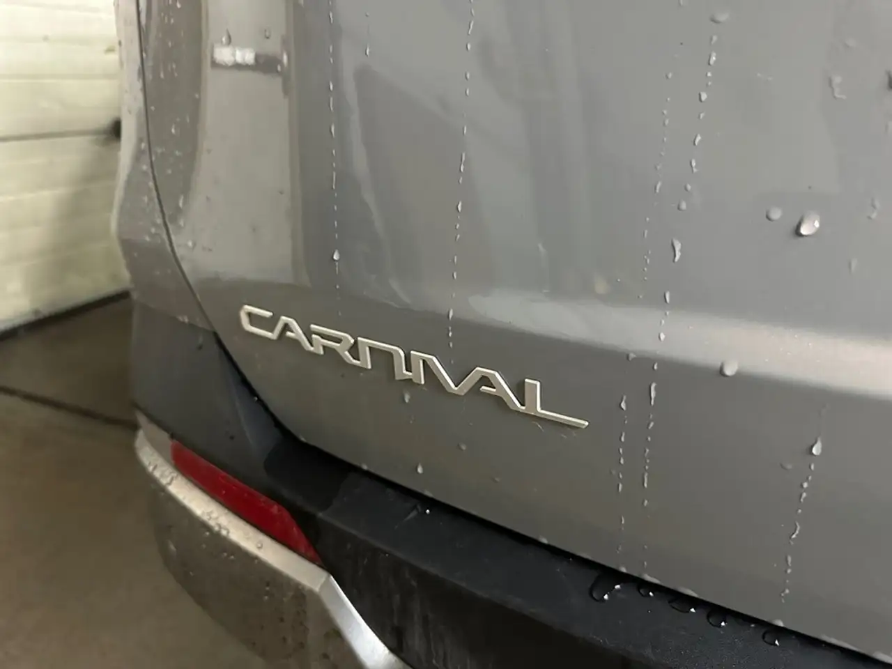 Kia Carnival снимка Kia Carnival