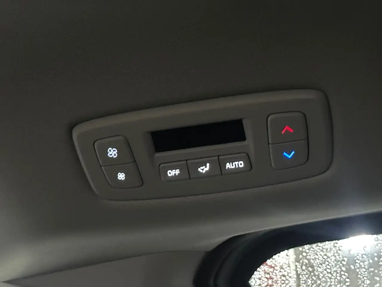 Kia Carnival снимка Kia Carnival