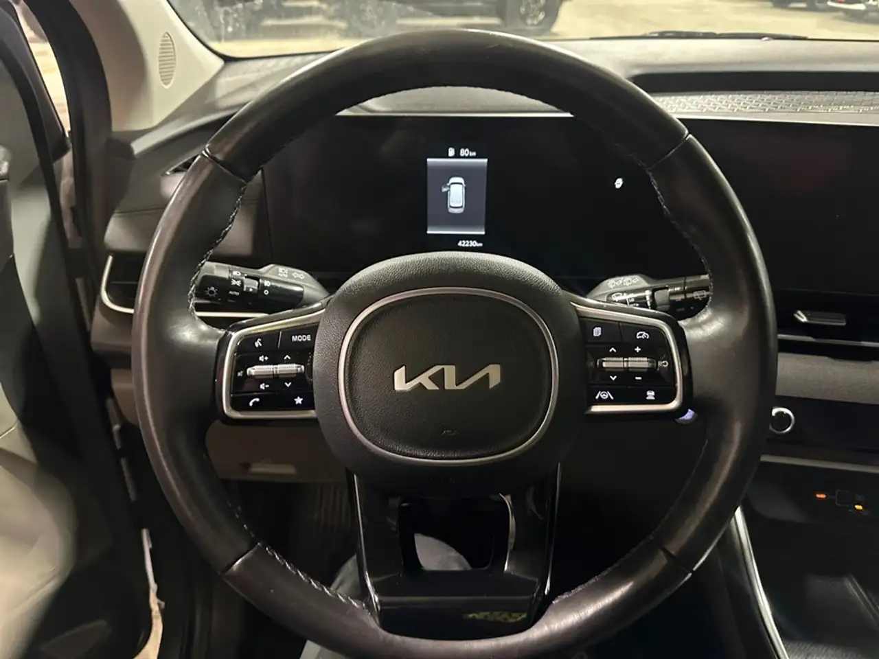 Kia Carnival снимка Kia Carnival