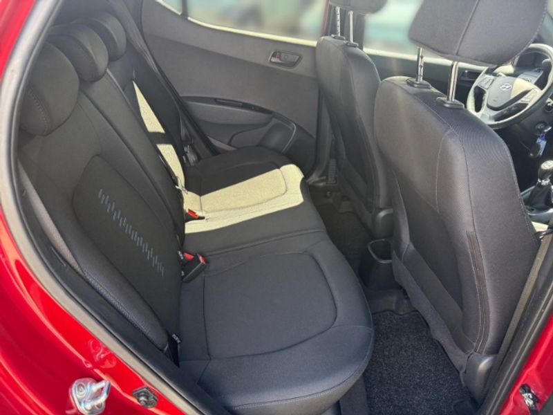 Hyundai i10 1.2 Passion +RADIO+BLUETOOTH+KLIMA+SHZ+UVM+ — photo 13