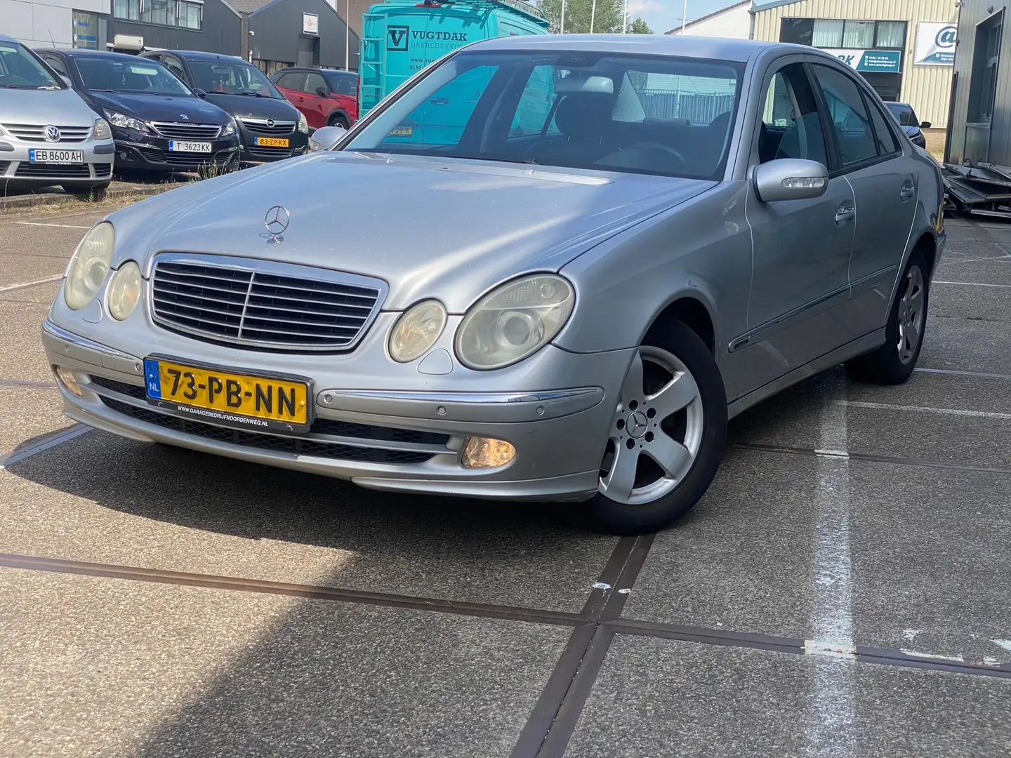 Mercedes-Benz E 200 K. Avantgarde/ automaat/ 5drs/ nap/ dealeronderhou Grau - 1