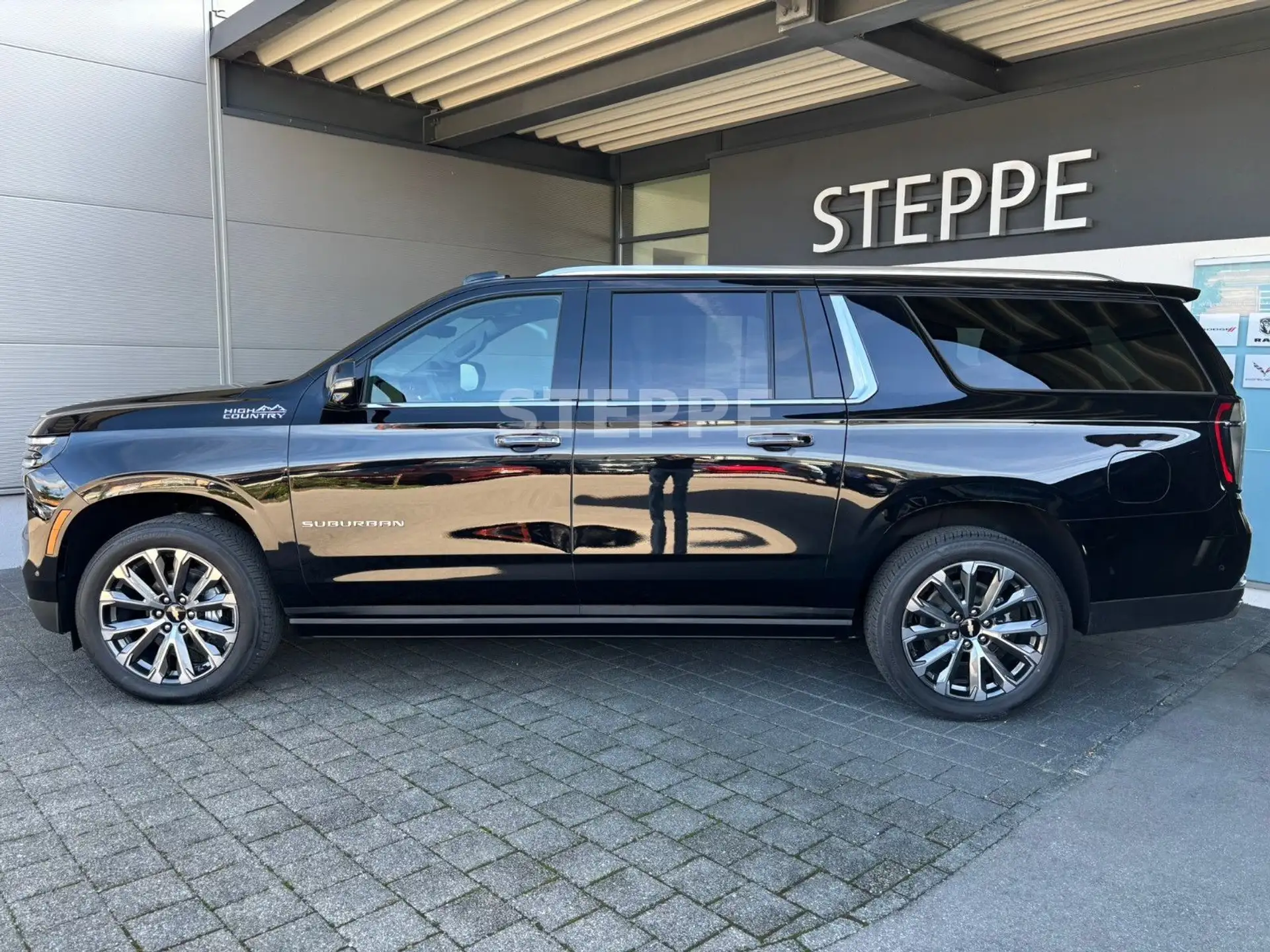 쉐보레 Chevrolet Suburban 2026 검정 사진 3