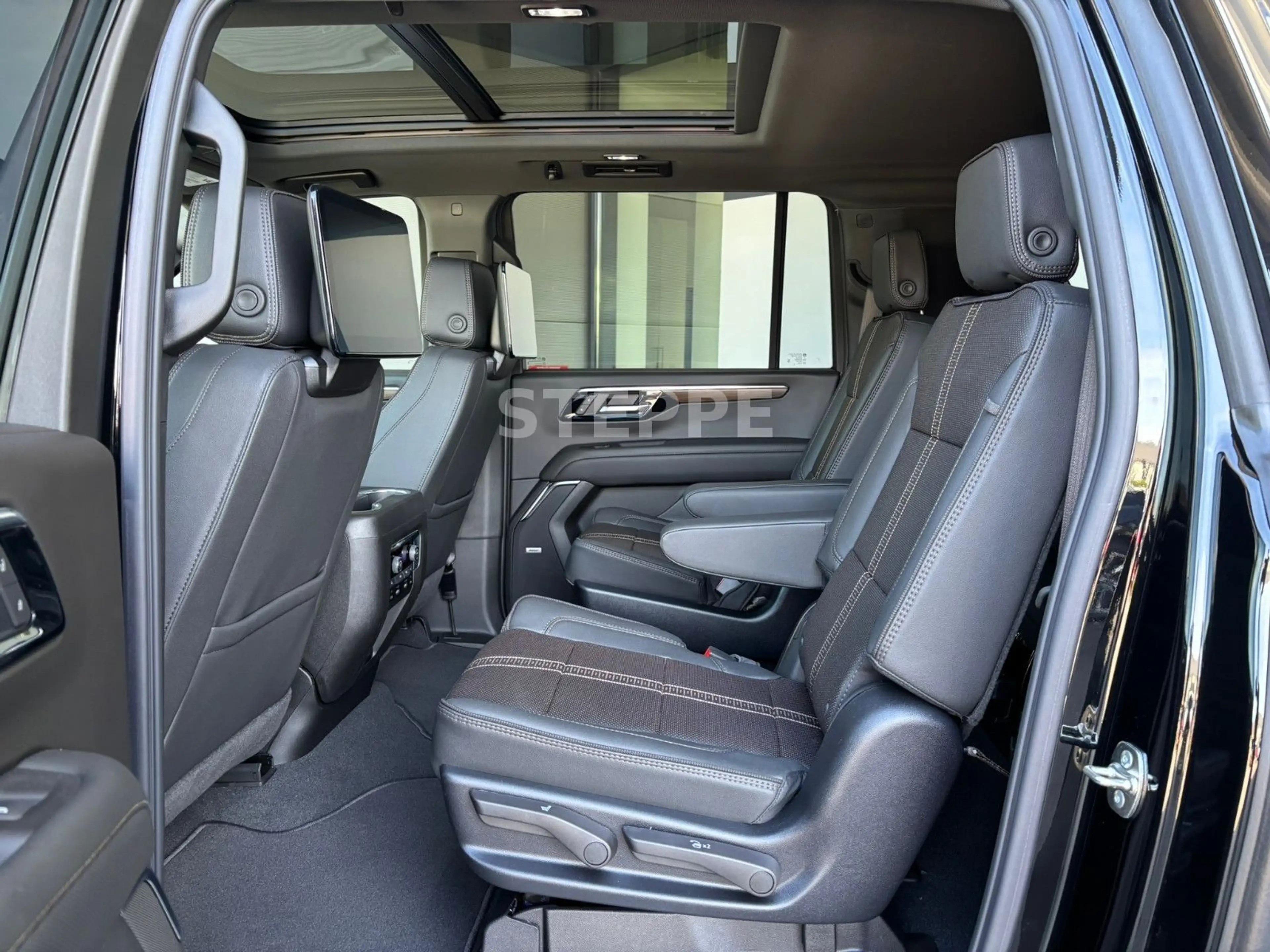 Chevrolet Suburban MY26 Suburban 6,2 High Country AHK 22" Luftfed. — photo 9