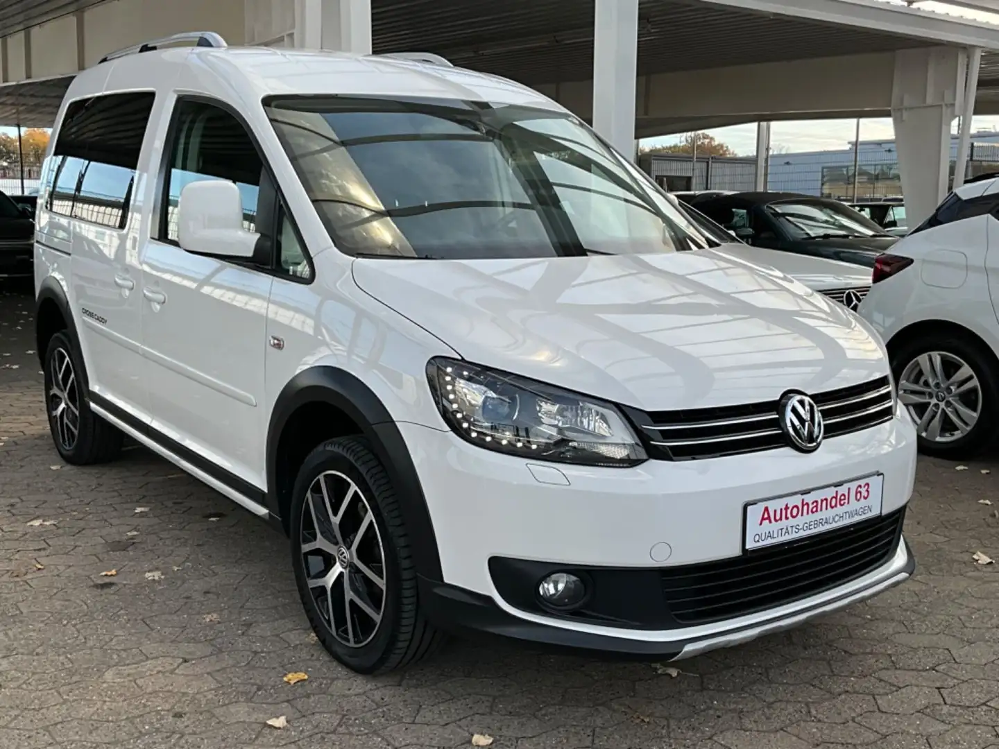 Volkswagen Caddy Cross 4Motion*Navi*KlimaT*Bi-Xenon*Alu*Tem Blanc - 2