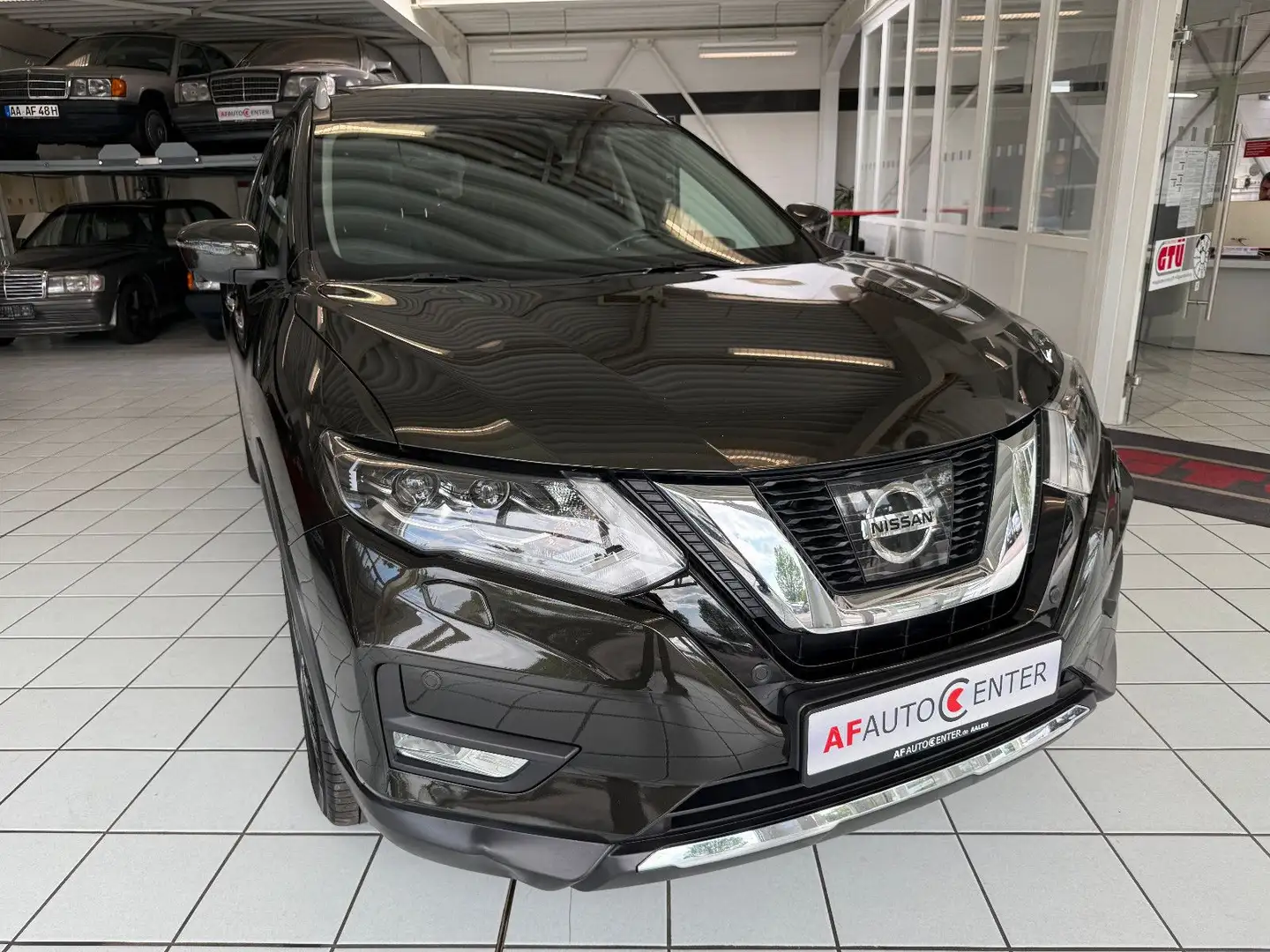 Nissan X-Trail N-Connecta 4x4*AHK*Panorama*Bi-Xenon*360 Braun - 2