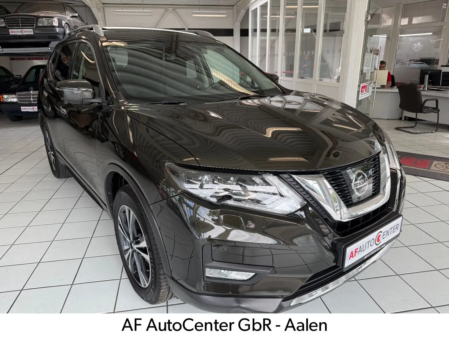 Nissan X-Trail N-Connecta 4x4*AHK*Panorama*Bi-Xenon*360 Braun - 1