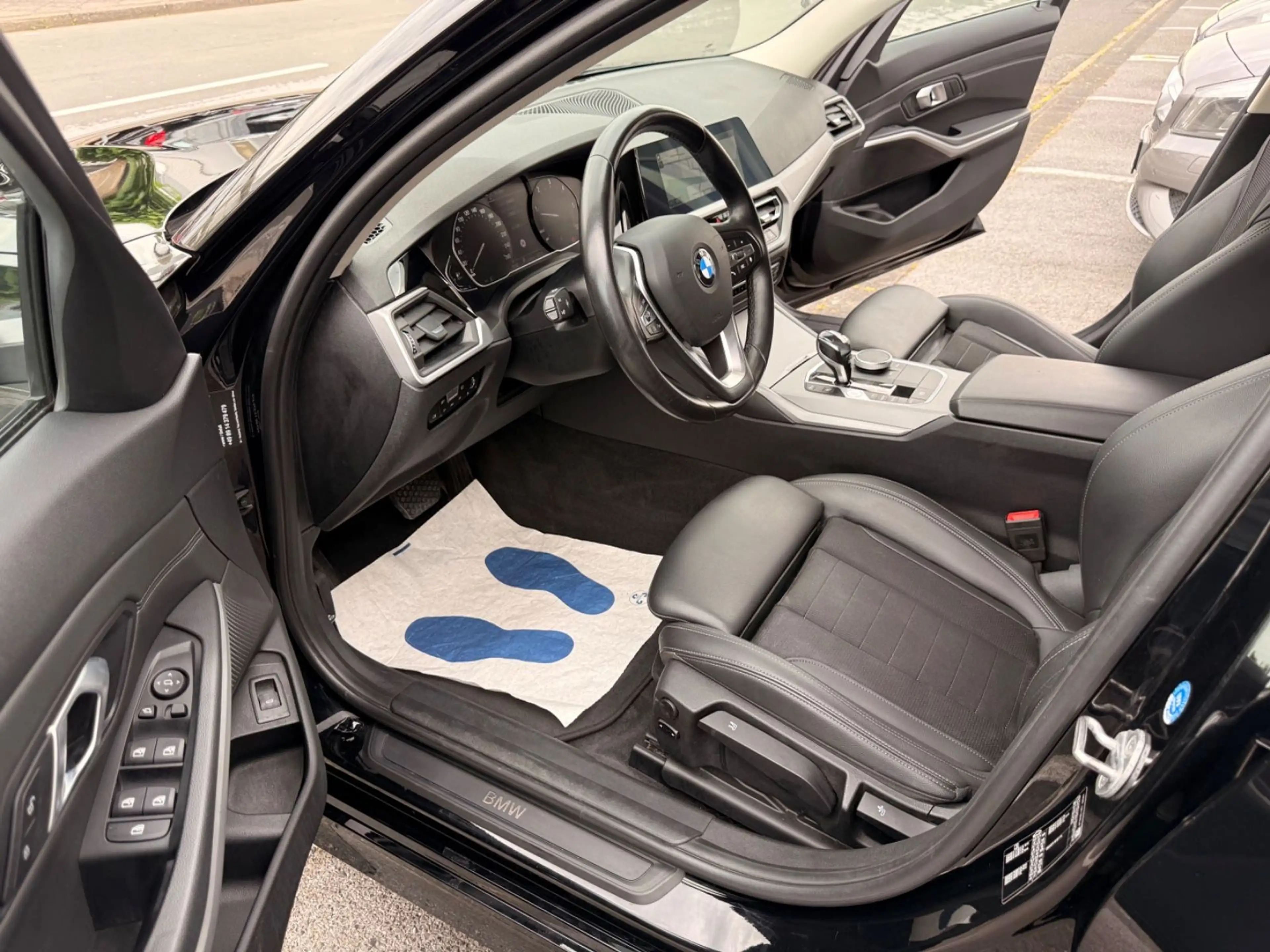 BMW 320 d Touring Sportline 1.HD*LEDER*NAVI*LED*ALU* — photo 13