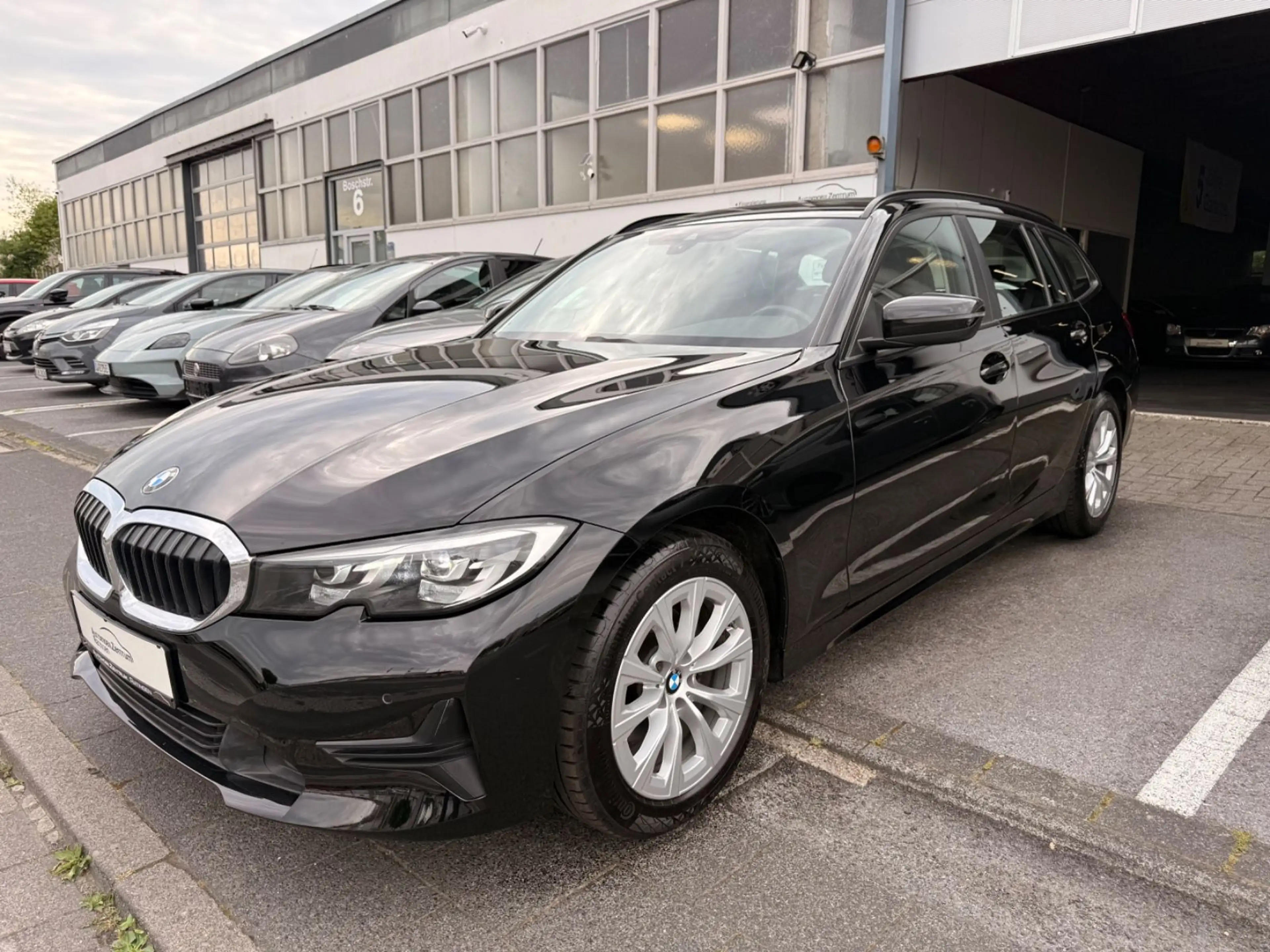 BMW 320 d Touring Sportline 1.HD*LEDER*NAVI*LED*ALU* — photo 3
