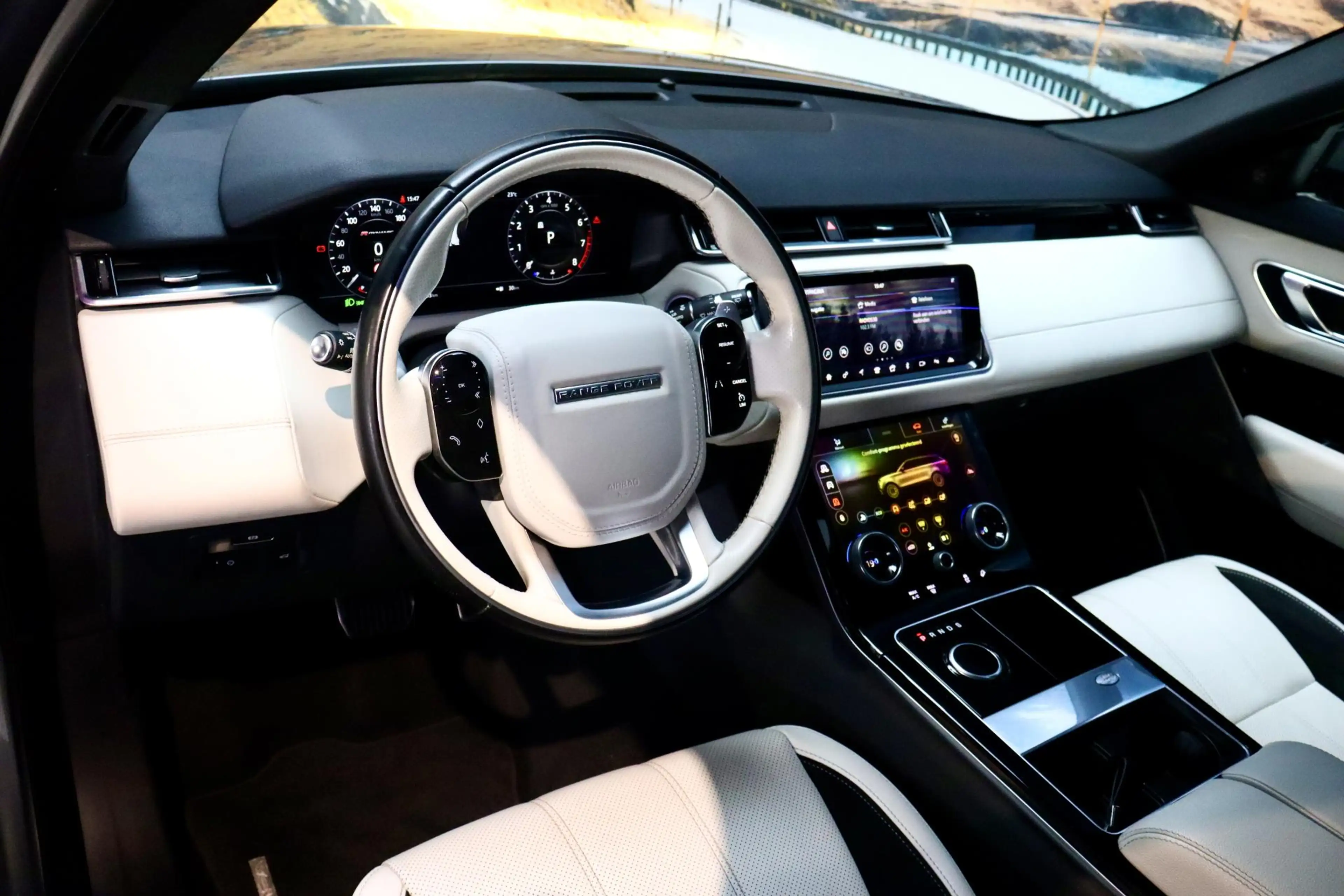 Land Rover Range Rover Velar 3.0 V6 SC AWD R-Dynamic SE PANO|CAM — photo 8