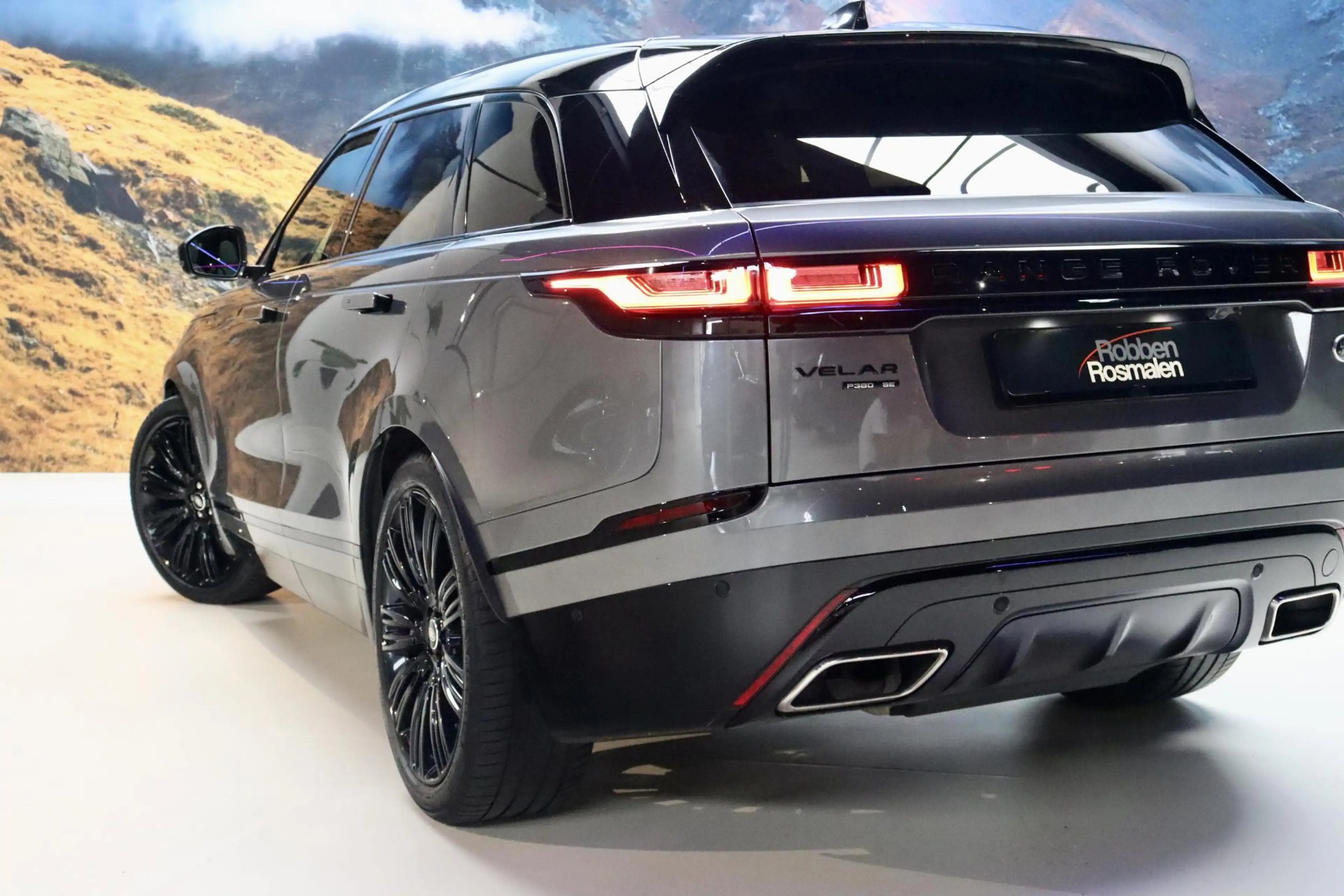 Land Rover Range Rover Velar 3.0 V6 SC AWD R-Dynamic SE PANO|CAM — photo 5