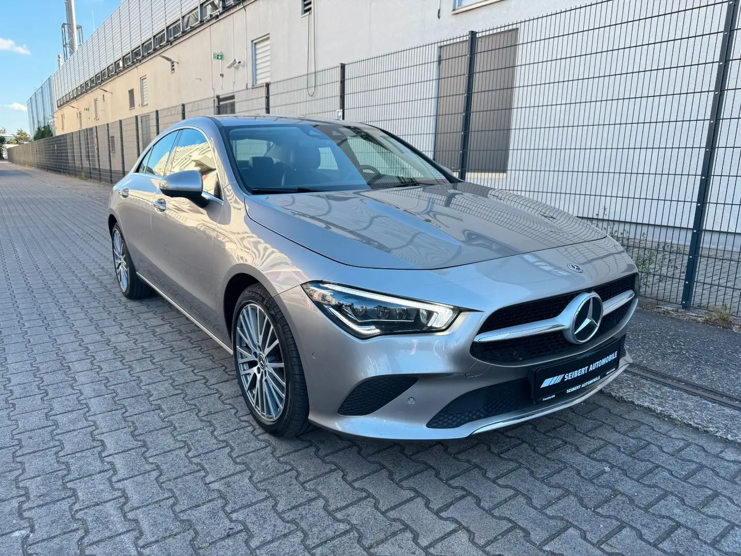 Mercedes-Benz CLA 220 VIRTUAL/MULTIBEAM/360°/AMBIENTE Silber - 1