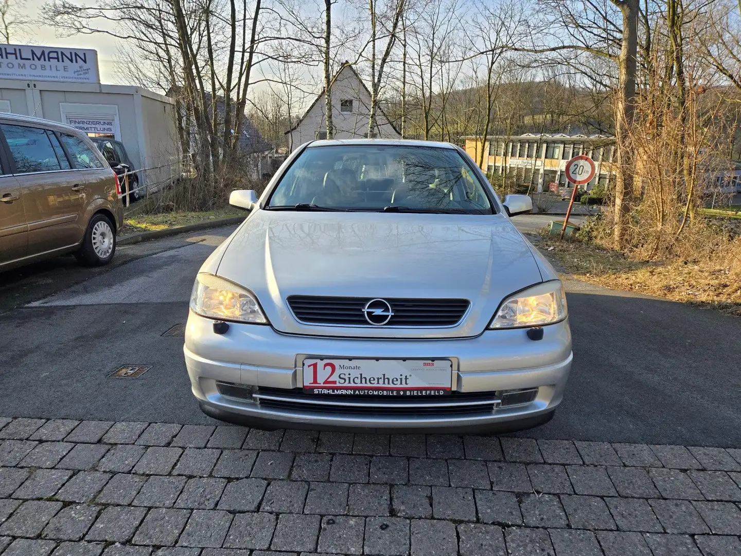 Opel Astra 1.6 16V Edition Classic Autom. Leder SHZ Argent - 2