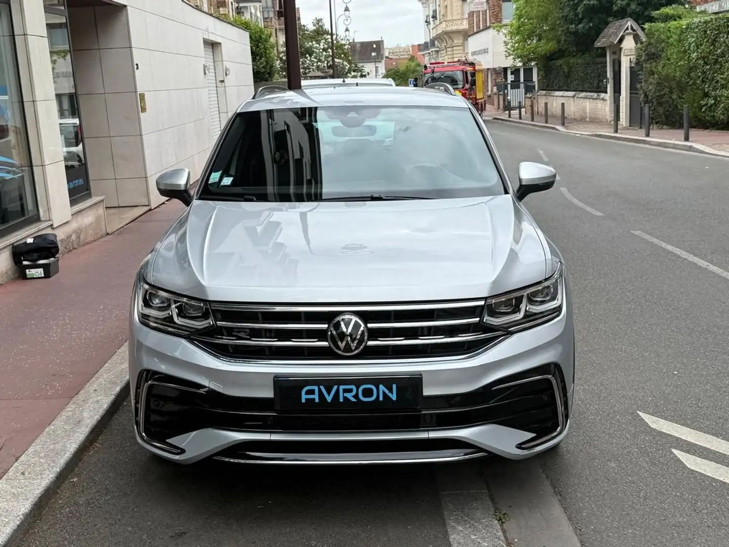 Volkswagen Tiguan II (2) 2.0 TDI 150 R-LINE DSG7 Gris - 2