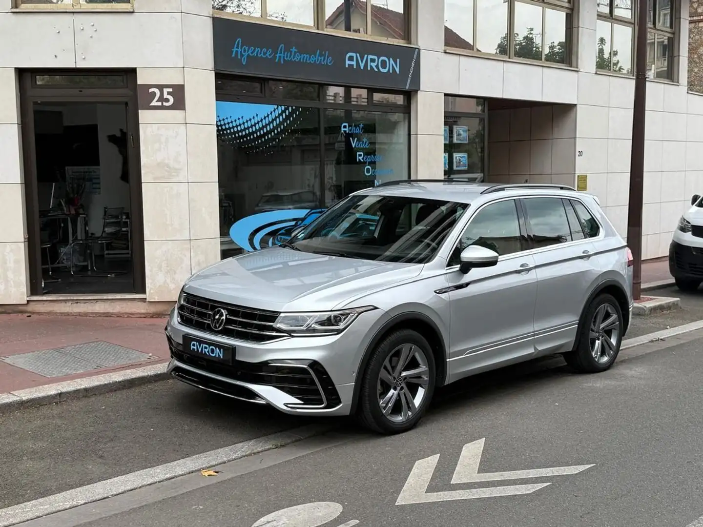 Volkswagen Tiguan II (2) 2.0 TDI 150 R-LINE DSG7 Gris - 1