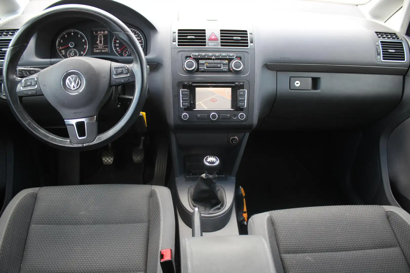 Volkswagen Touran 1.2 TSI Comfortline BlueMotion Navigatie, Climate Grijs - 2