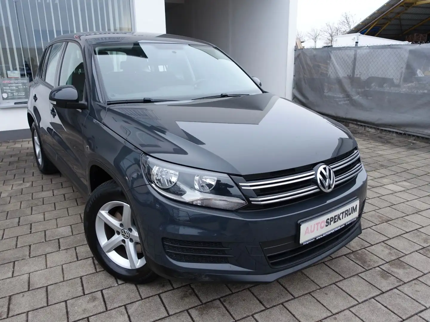 Volkswagen Tiguan Trend & Fun DSG/PDC/SITZHEIZUNG Серый - 2