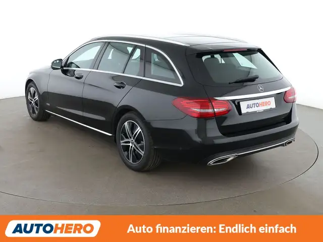 Mercedes-Benz C-Class view 4