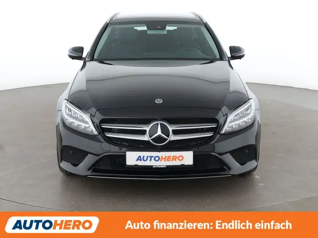 Mercedes-Benz C-Class view 9