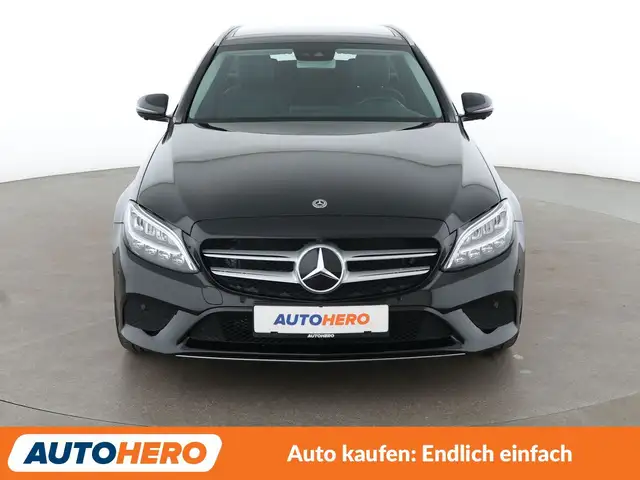 Mercedes-Benz 300 view 9