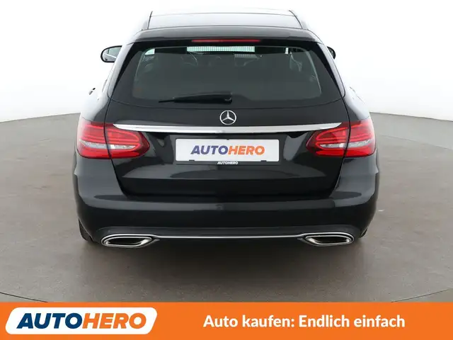 Mercedes-Benz 300 view 5