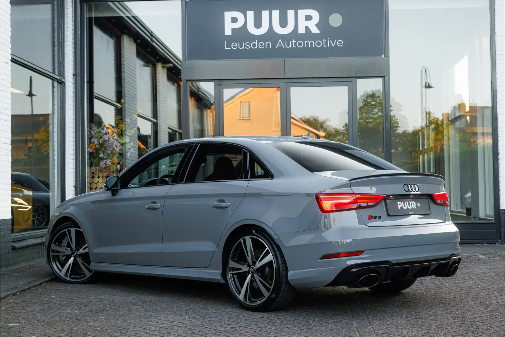 Audi RS3 2.5 TFSI Quattro Orig. NL Keramisch - B&O - Nardo Grijs - 2