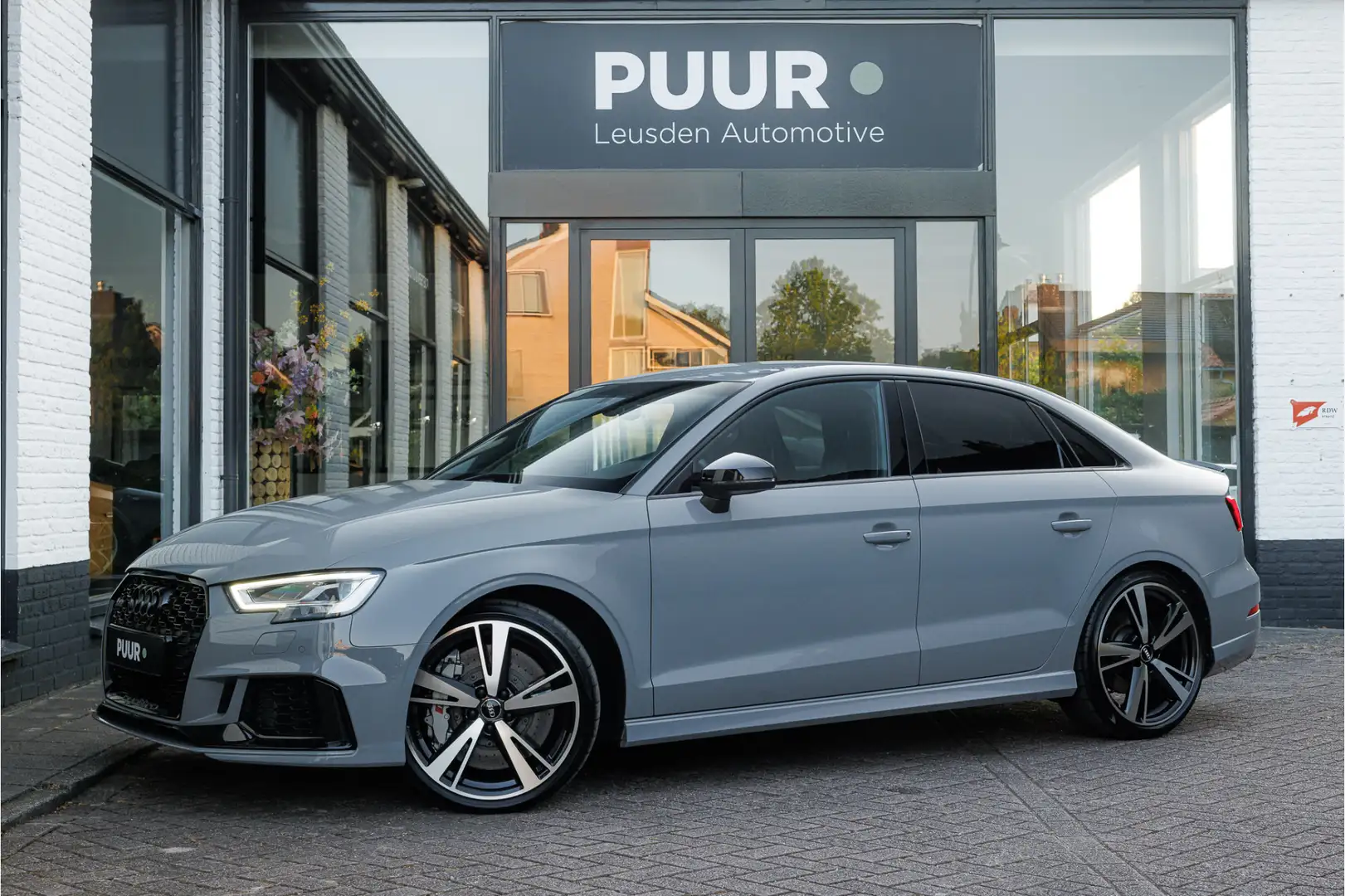 Audi RS3 2.5 TFSI Quattro Orig. NL Keramisch - B&O - Nardo Grijs - 1