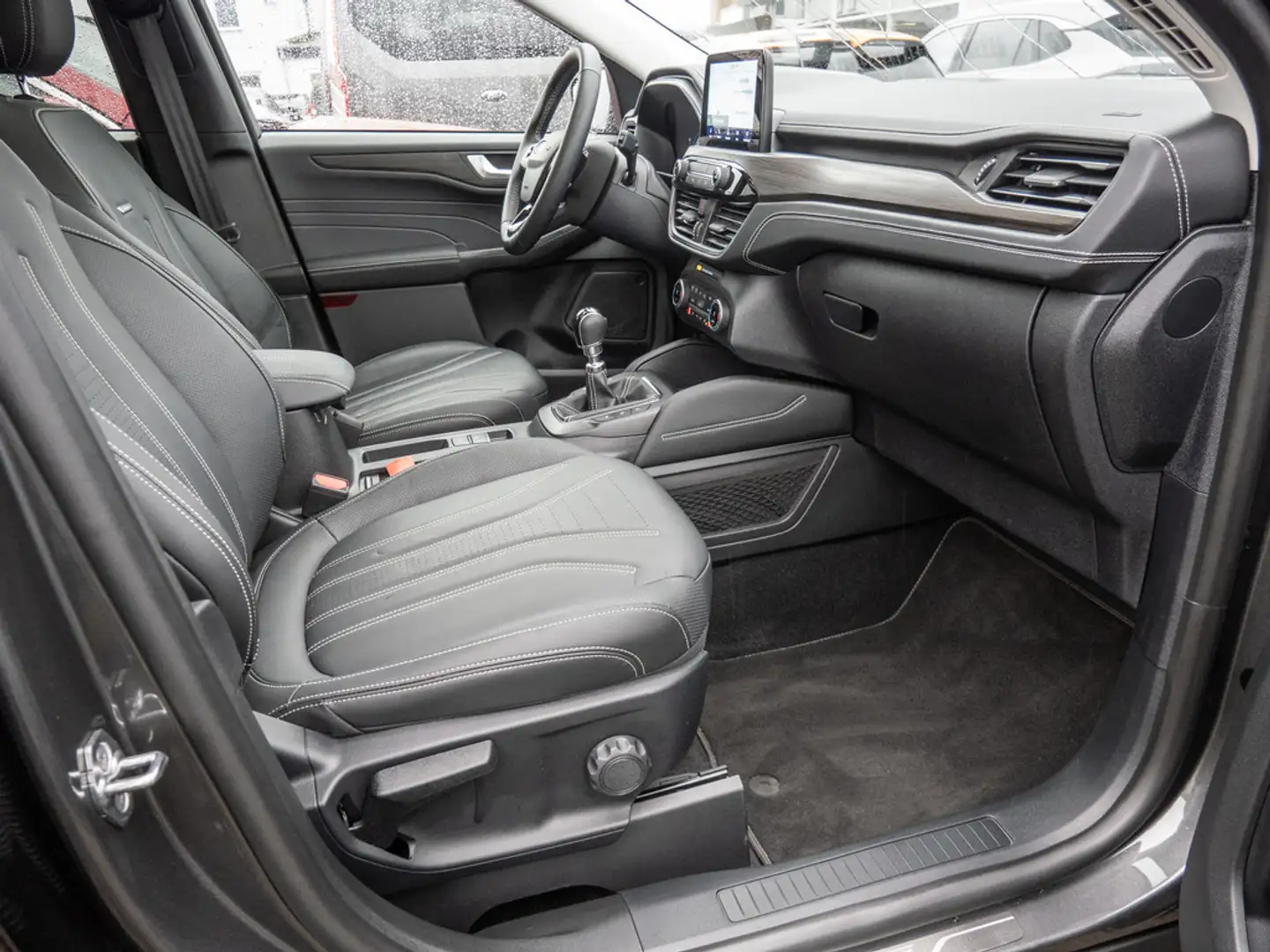 Ford Kuga Vignale 1.5 EcoBoost PANO*LED*AHK*GJR* Grau - 2