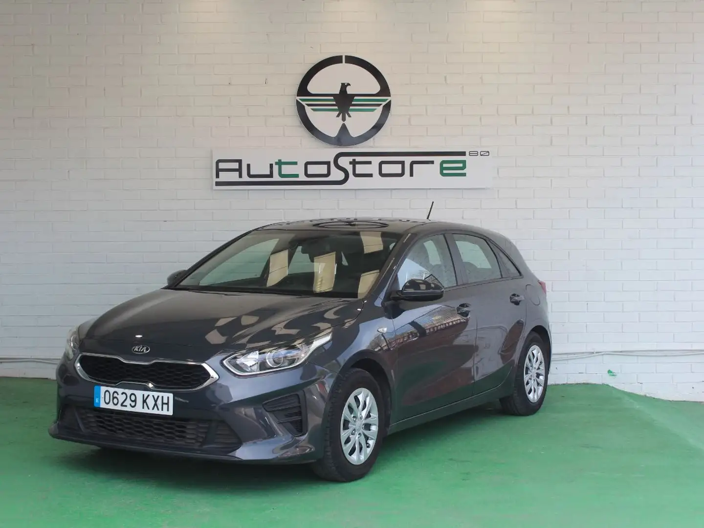 Kia 1.4 CVVT 74kW 100CV Сірий - 1