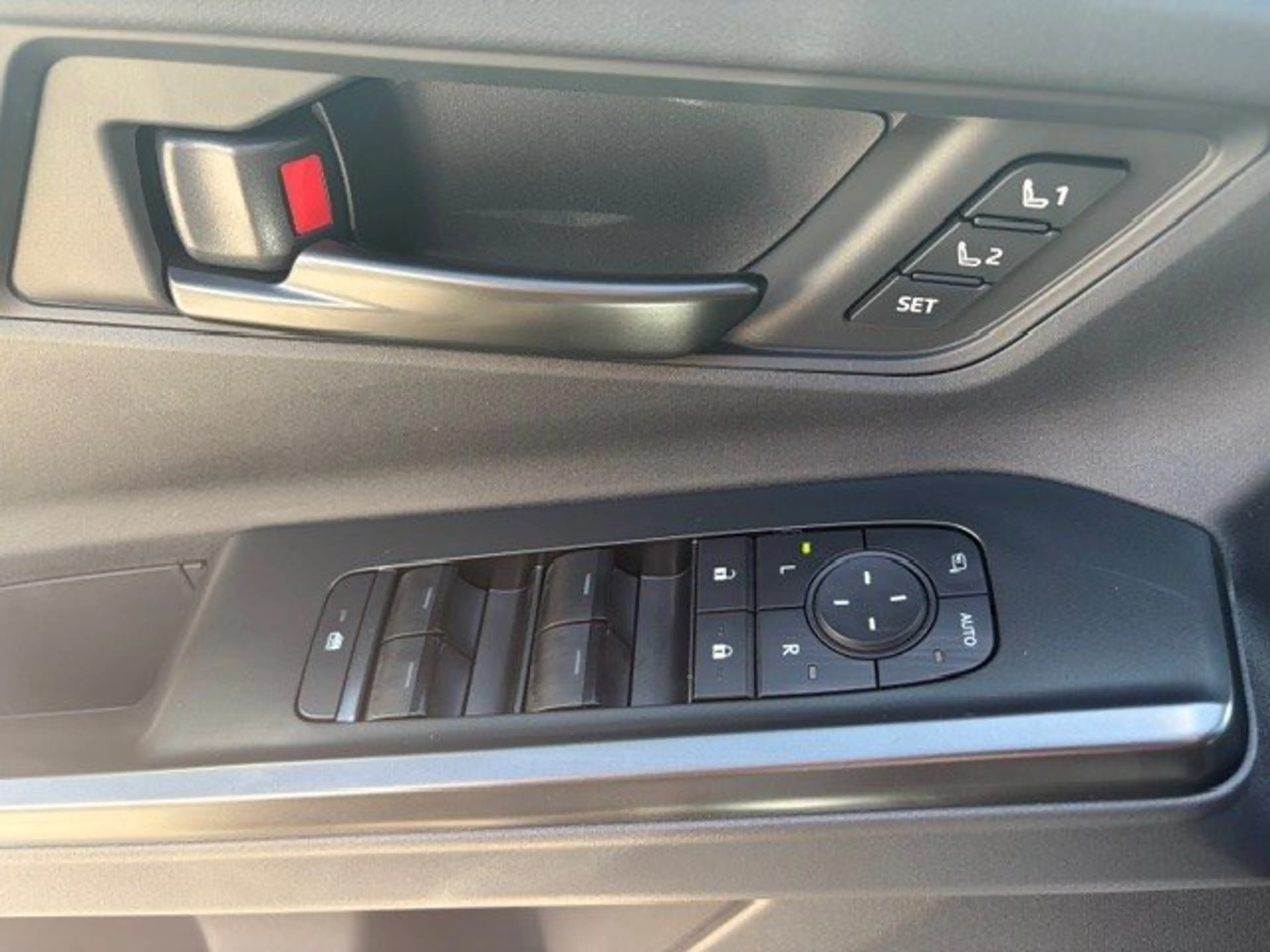 Toyota bZ4X AWD Lounge — photo 13