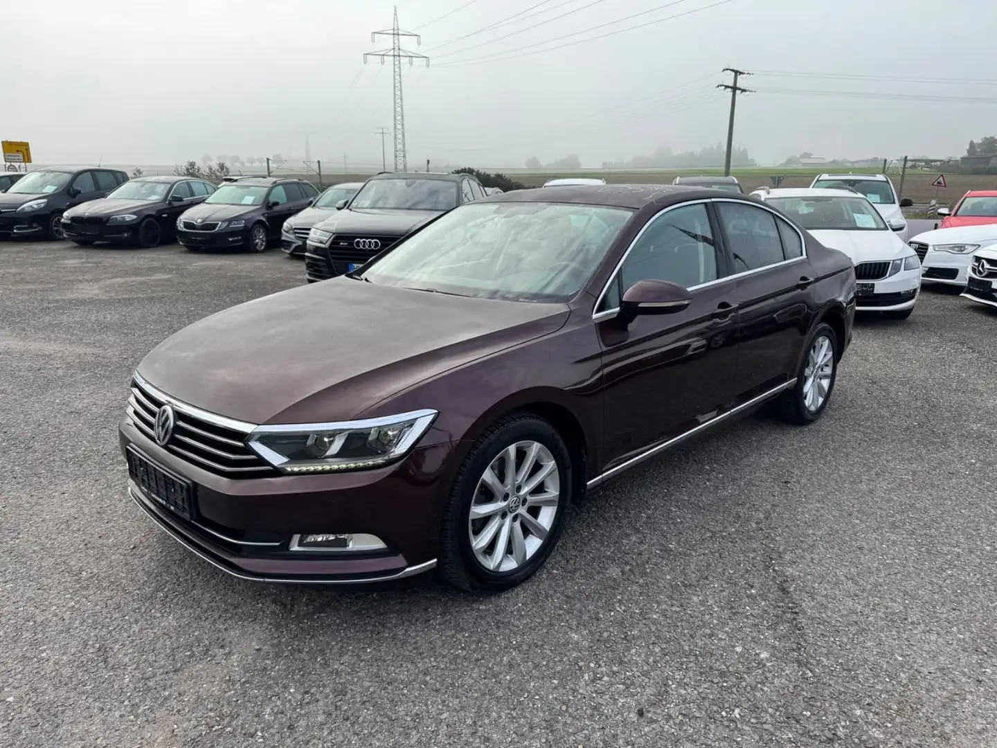 Volkswagen Passat Lim. Highline DSG Navi LED ACC PDC Euro6 Rouge - 1