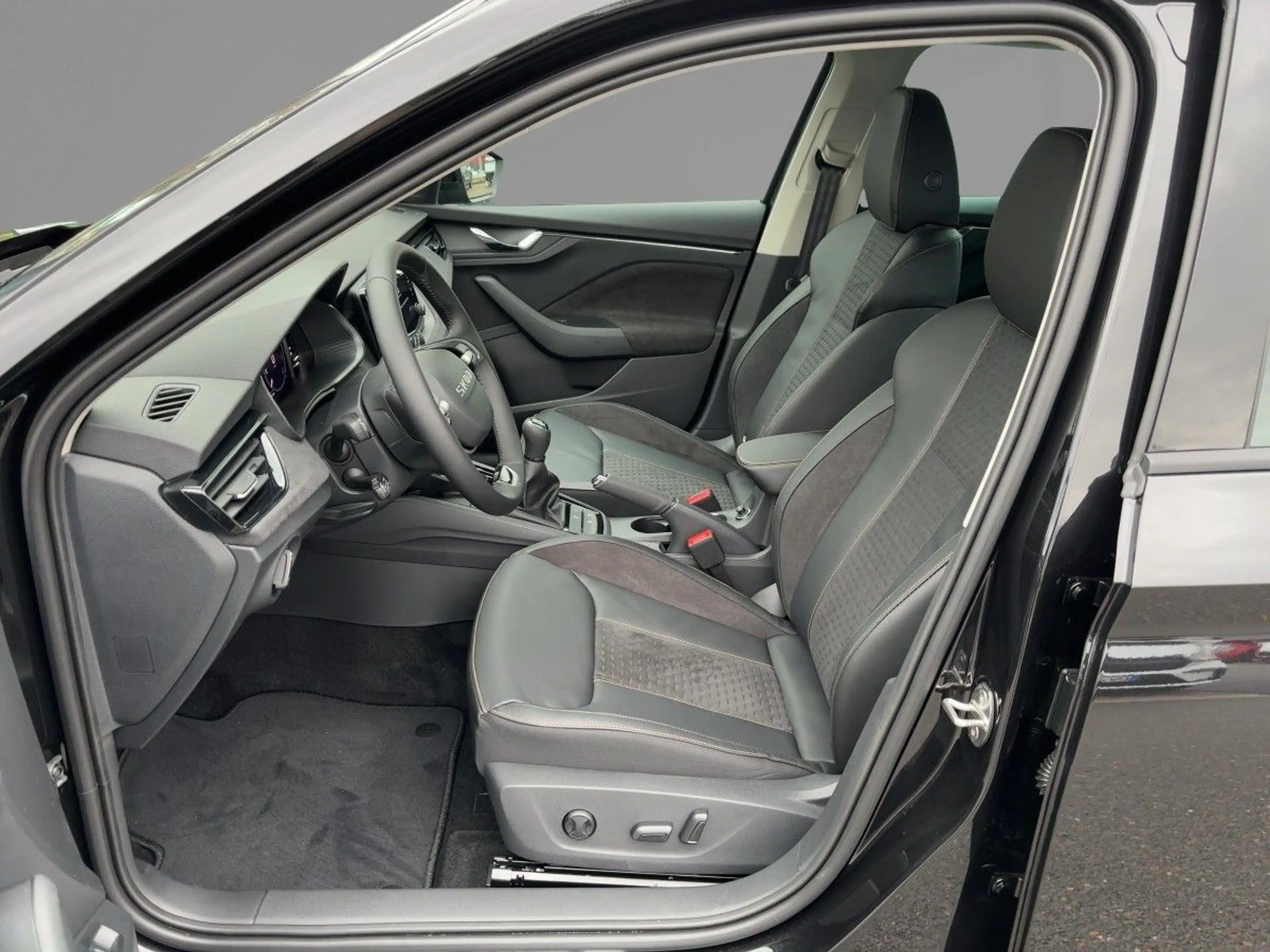 Skoda Kamiq Tour 1,0 TSI 85 kW *AHZV / ACC / KAMERA* — photo 6