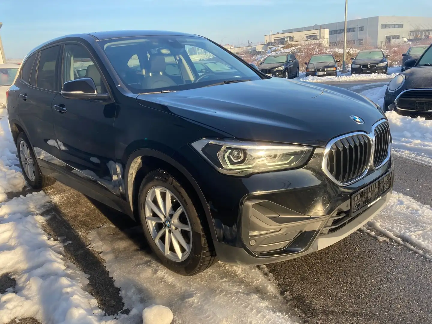 BMW X1 Drive20i *Navi*PDC*DAB* Schwarz - 2