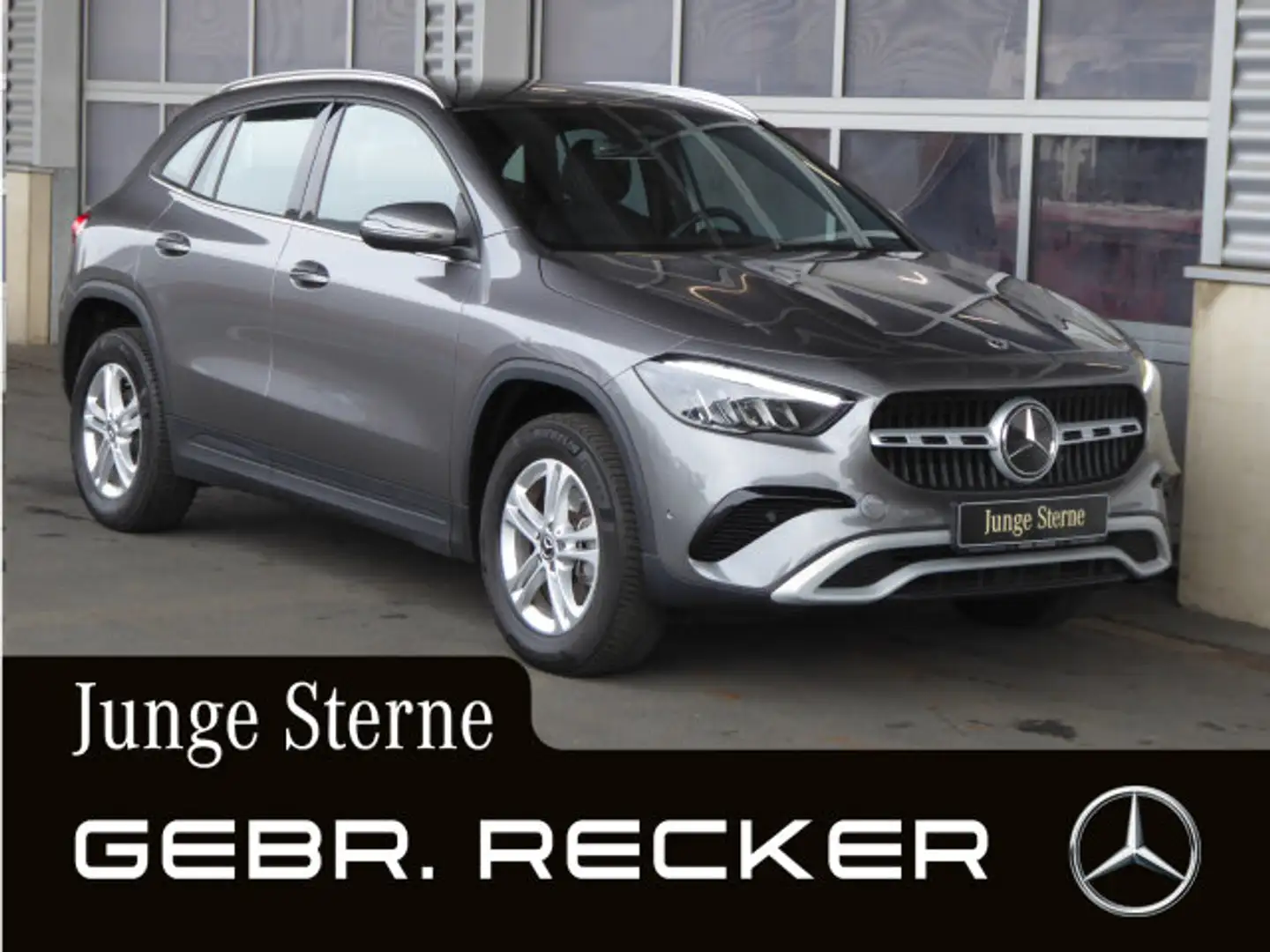 Mercedes-Benz GLA 200 GLA 200 Advanced LED Kamera e.Heckklappe Navi Grijs - 1