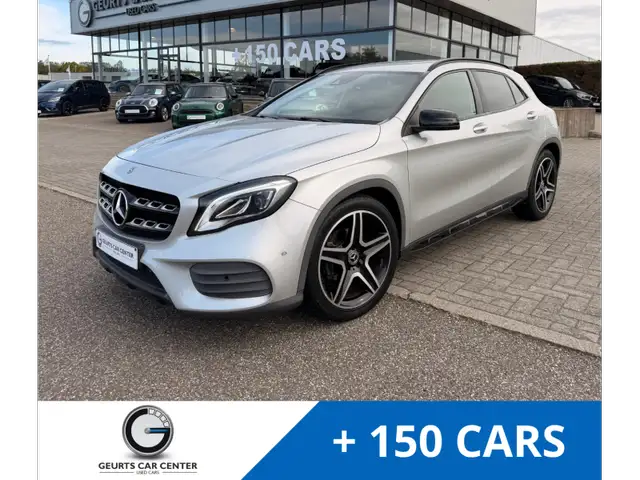 Mercedes-Benz GLA 180 AMG-Pack / 1.6 benzine Automaat / LED / NAVI