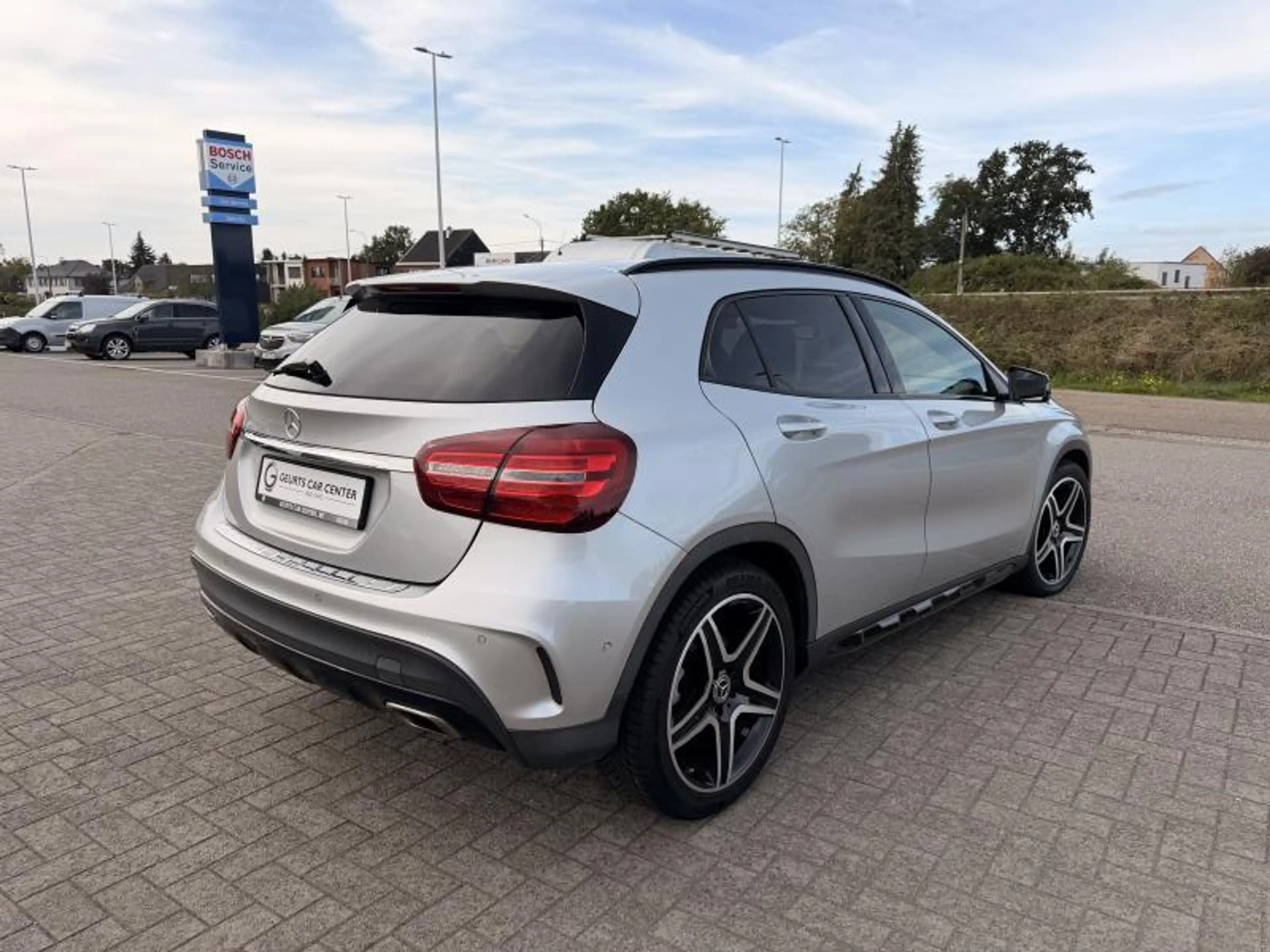 Mercedes-Benz GLA 180 AMG-Pack / 1.6 benzine Automaat / LED / NAVI — photo 7