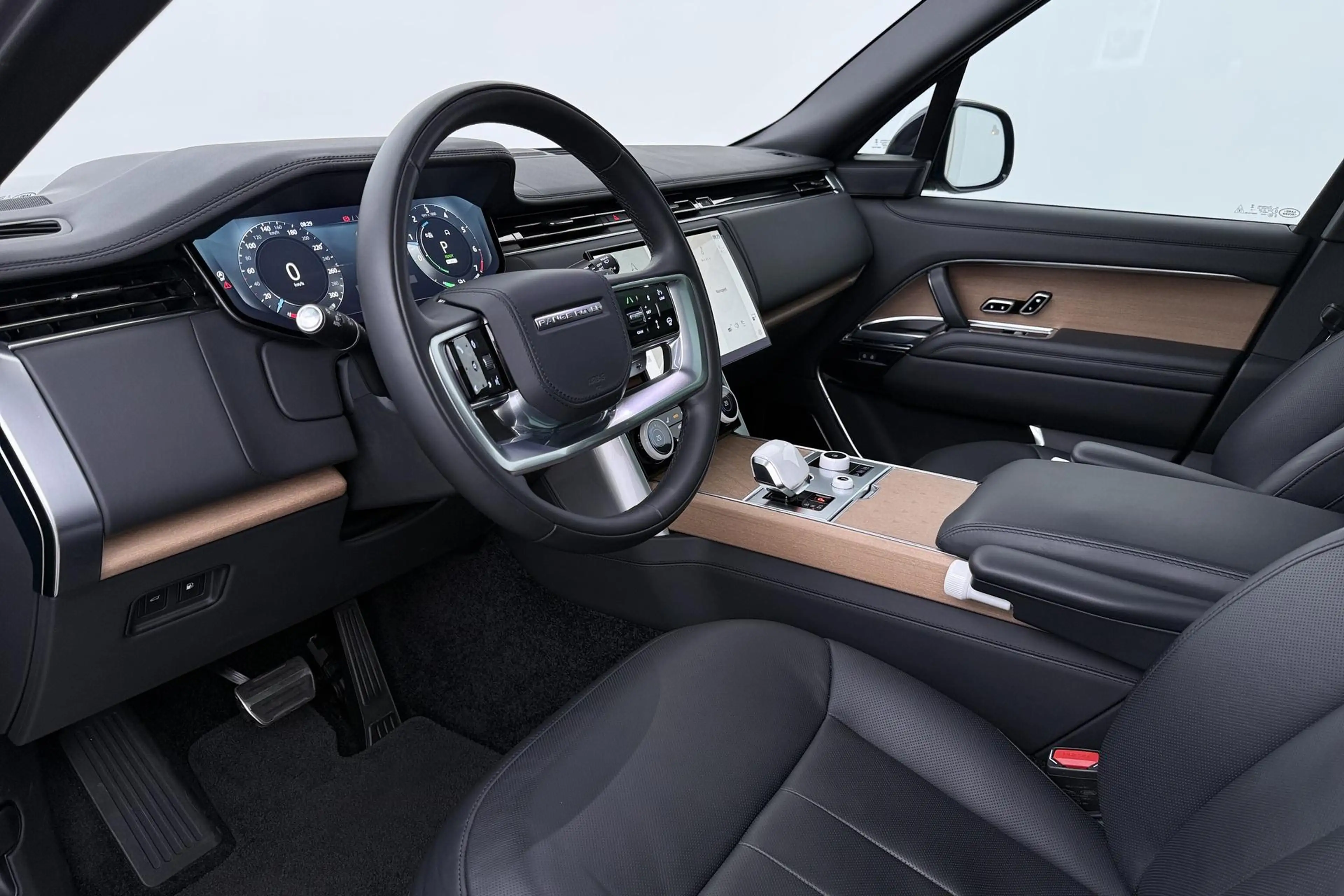 Land Rover Range Rover SV 3.0 P510e | British Racing Green | Rear Seat En — photo 3
