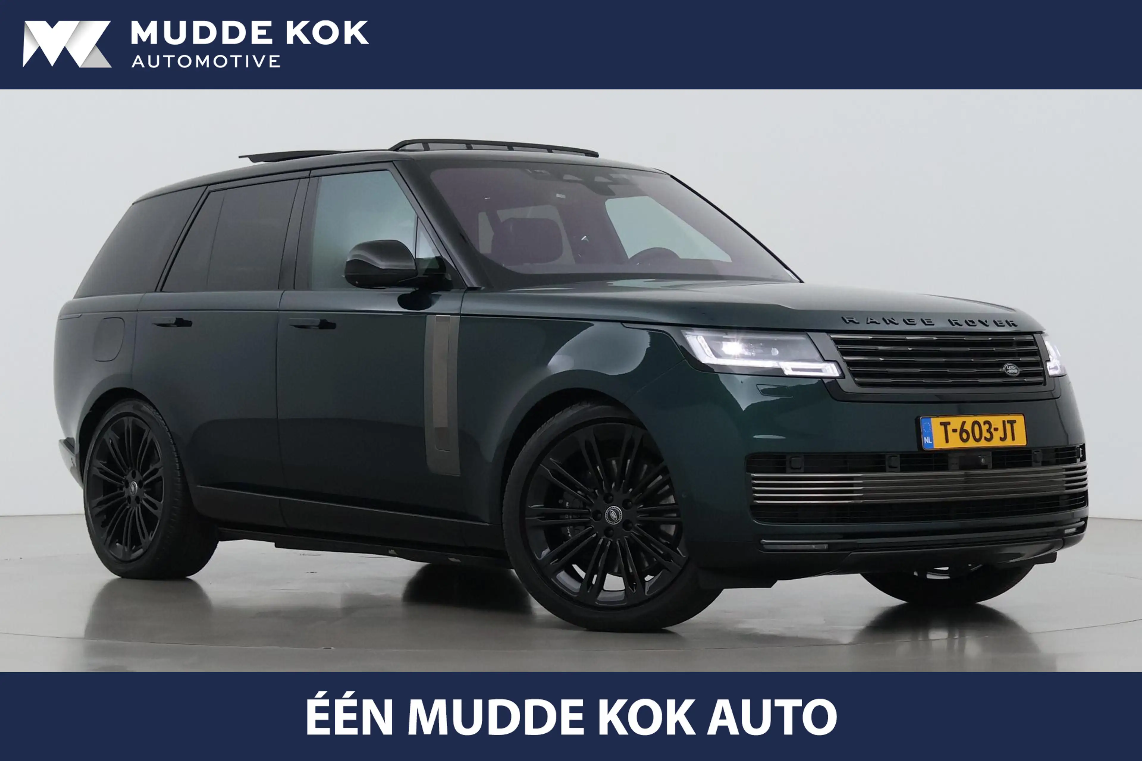 Land Rover Range Rover SV 3.0 P510e | British Racing Green | Rear Seat En