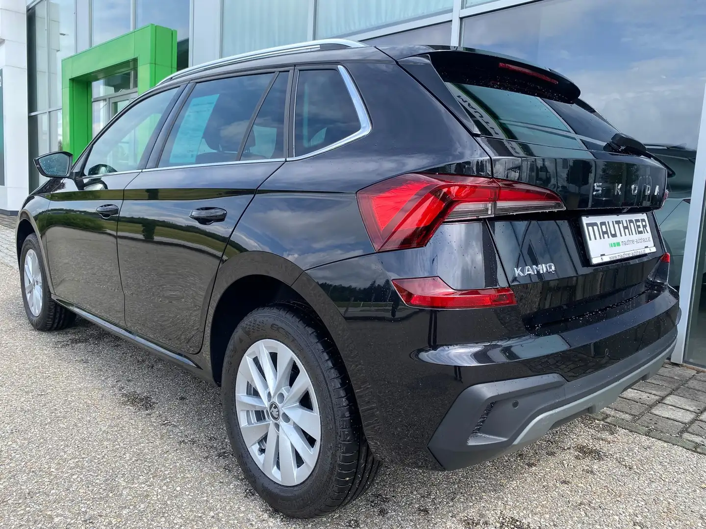 Skoda Kamiq Selection Schwarz - 2
