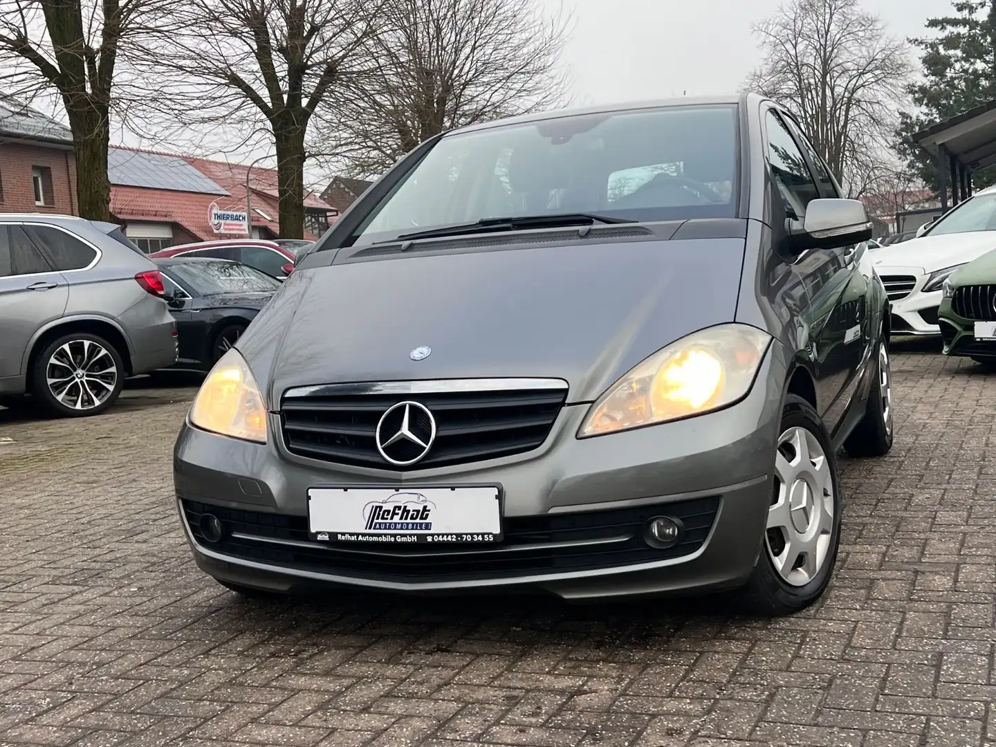 Mercedes-Benz A 180 CDI A -Klasse  Automatik Grau - 2